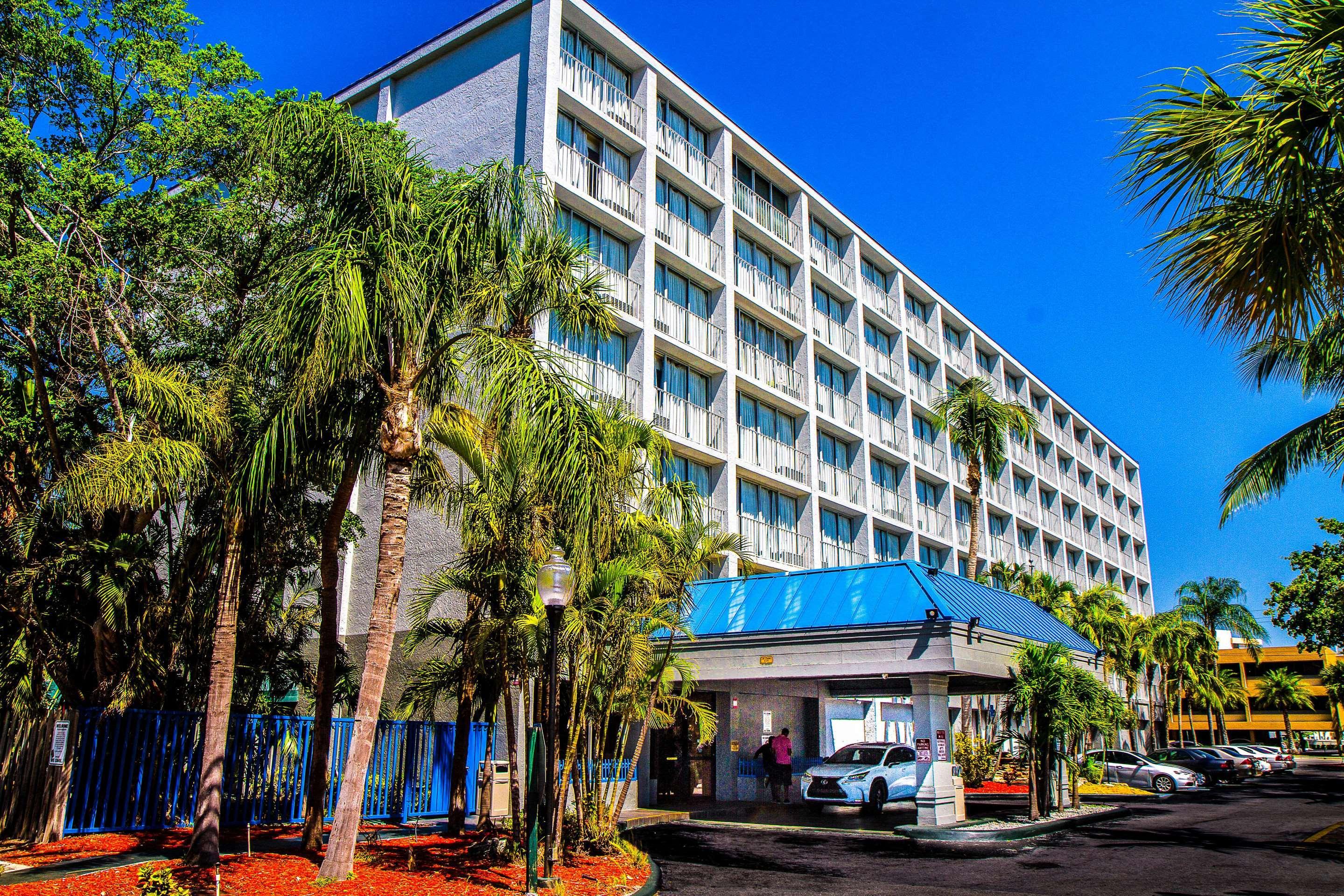 North Miami Beach Gardens Inn & Suites (Adults Only) Exteriér fotografie